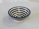 Petit bol aux motifs rayés