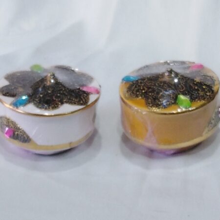 Boîte avec décoration en cuivre